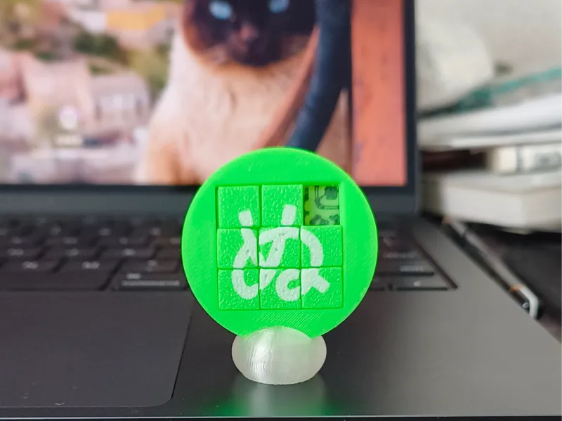 makerchip stand pebble