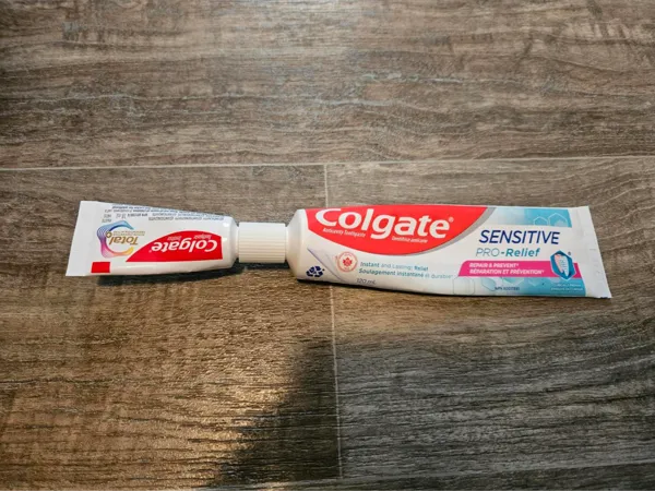 Adaptateur de recharge pour tube de dentifrice Colgate