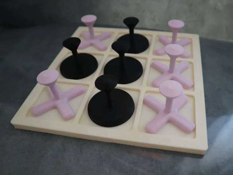 Tic Tac Toe - Magnetic with Easy Grip Pieces