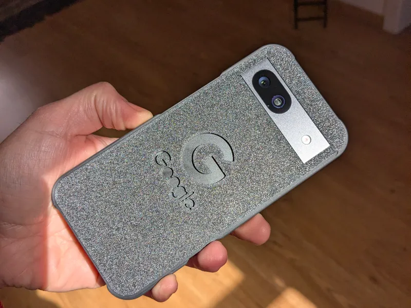 Case Pixel 8a with logo on the back_PLA