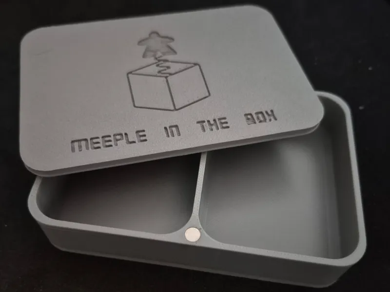 Storage Box with Magnetic Lid