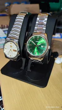 Présentoir pour deux montres — photo 4