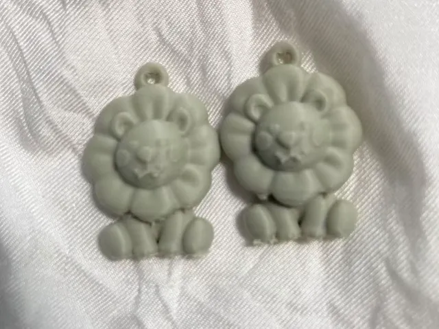 立体狮子耳环