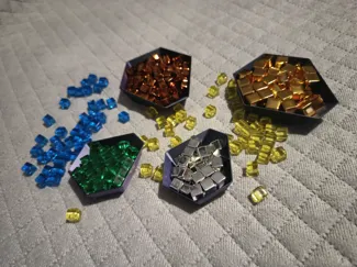 Board game hex tray with tilt