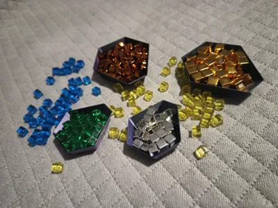 Board game hex tray with tilt