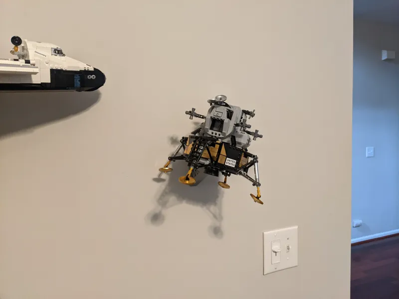 Wall Mount for "Brick" Lunar Lander - 10266