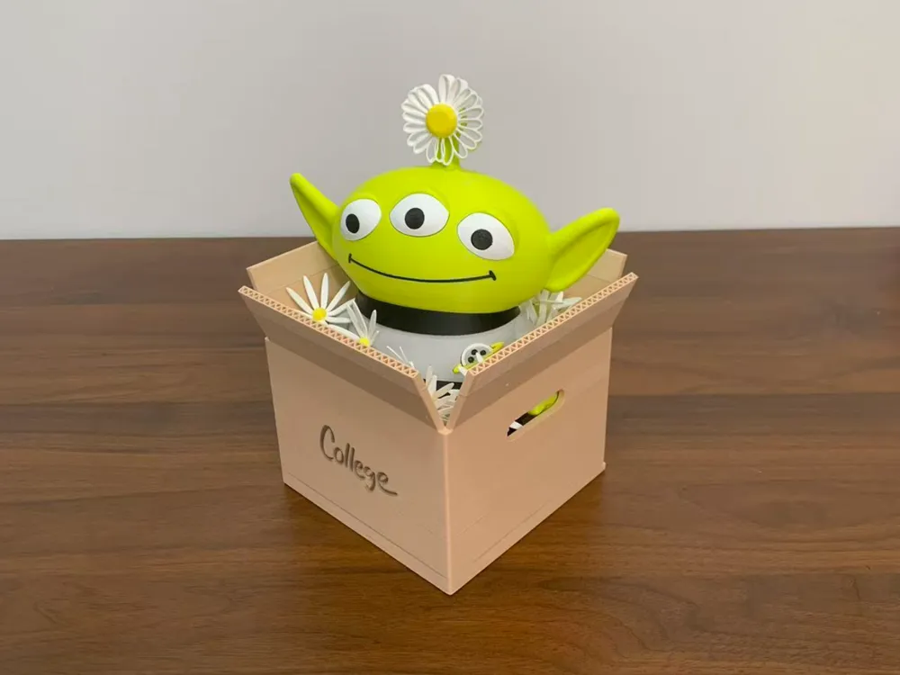 DISNEY X PEACEMINUSONE X Toy Story Collaboration Little Green Men