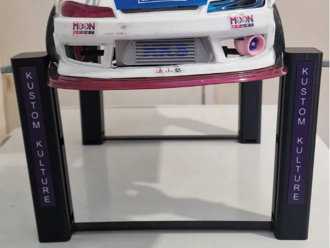 1/10 scale 4 post ramp 