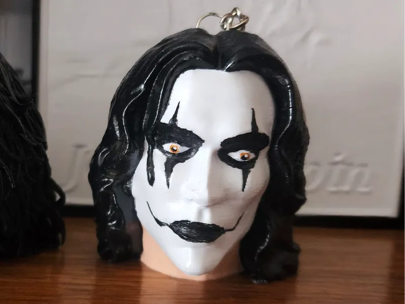 Busto The Crow