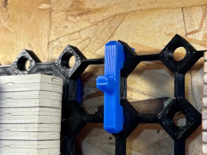 Multiboard Small 5mm Hook with Pegboard Click