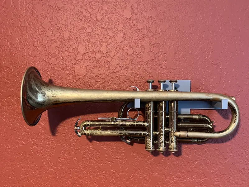 Trumpet Wall mount