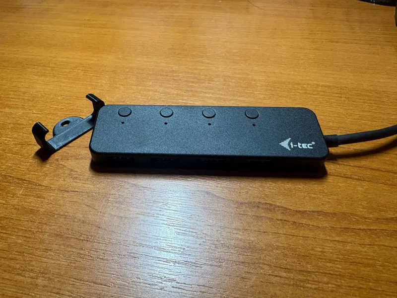 i-tec USB 3.0 Metal HUB 4 Port mount