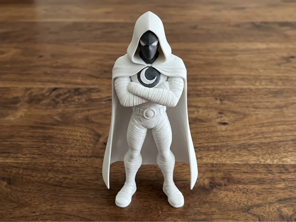 Figura decorativa: Moon Knight Figure | Marvel. Referencia del modelo original.