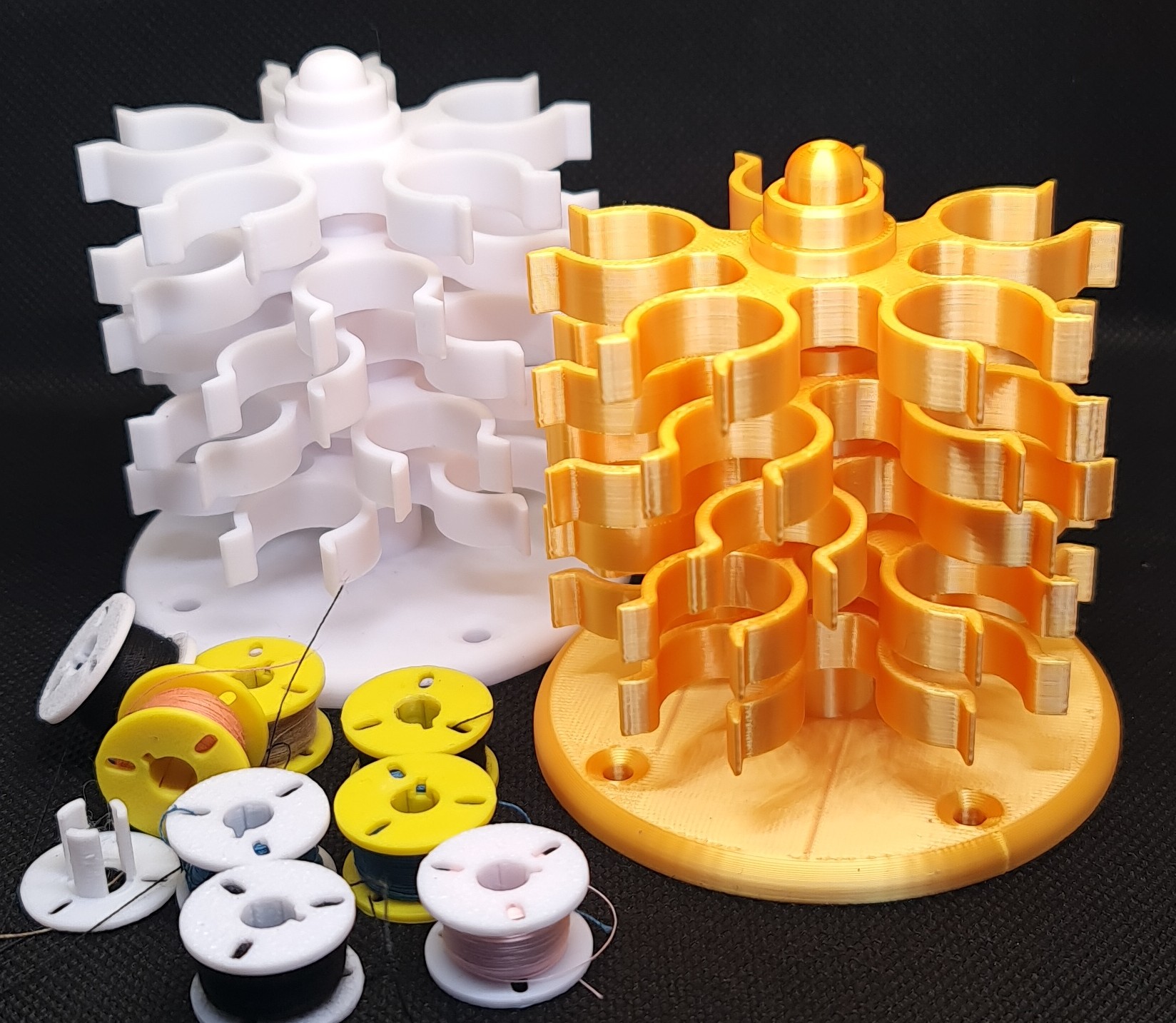 Miniatura 2 do modelo 3D Modular Bobbin Tower Organizer