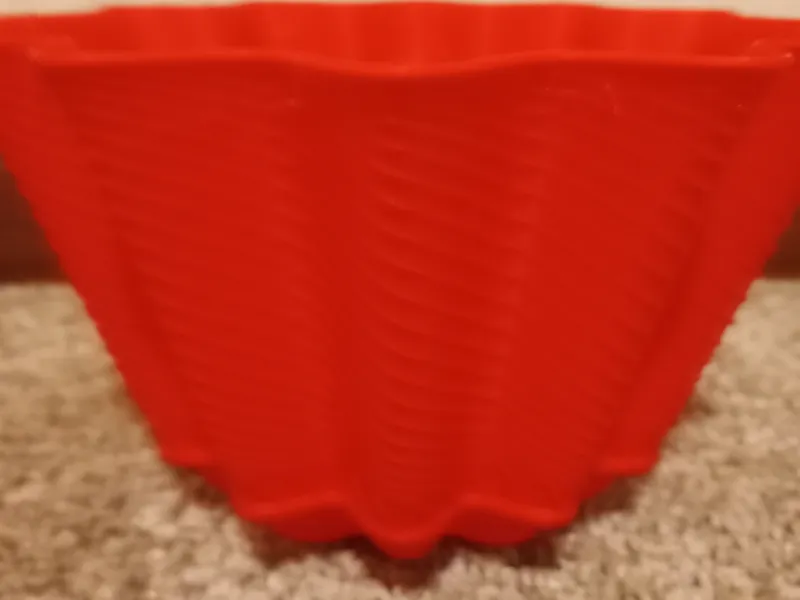 Spiral bowl/vase