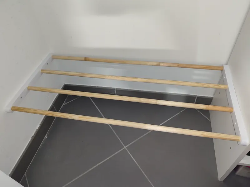 Wall-Mounted Shelf Bracket for 18mm Dowels
