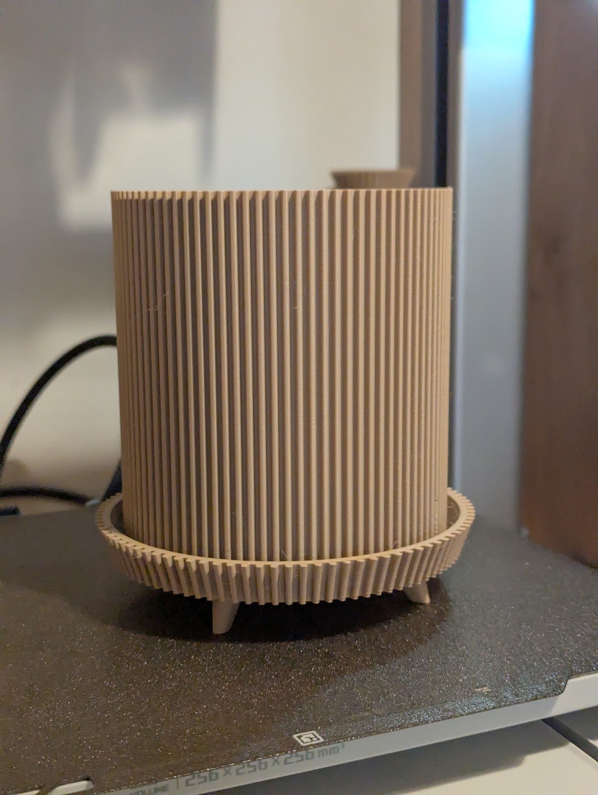 Miniatura 8 do modelo 3D Planter with legs
