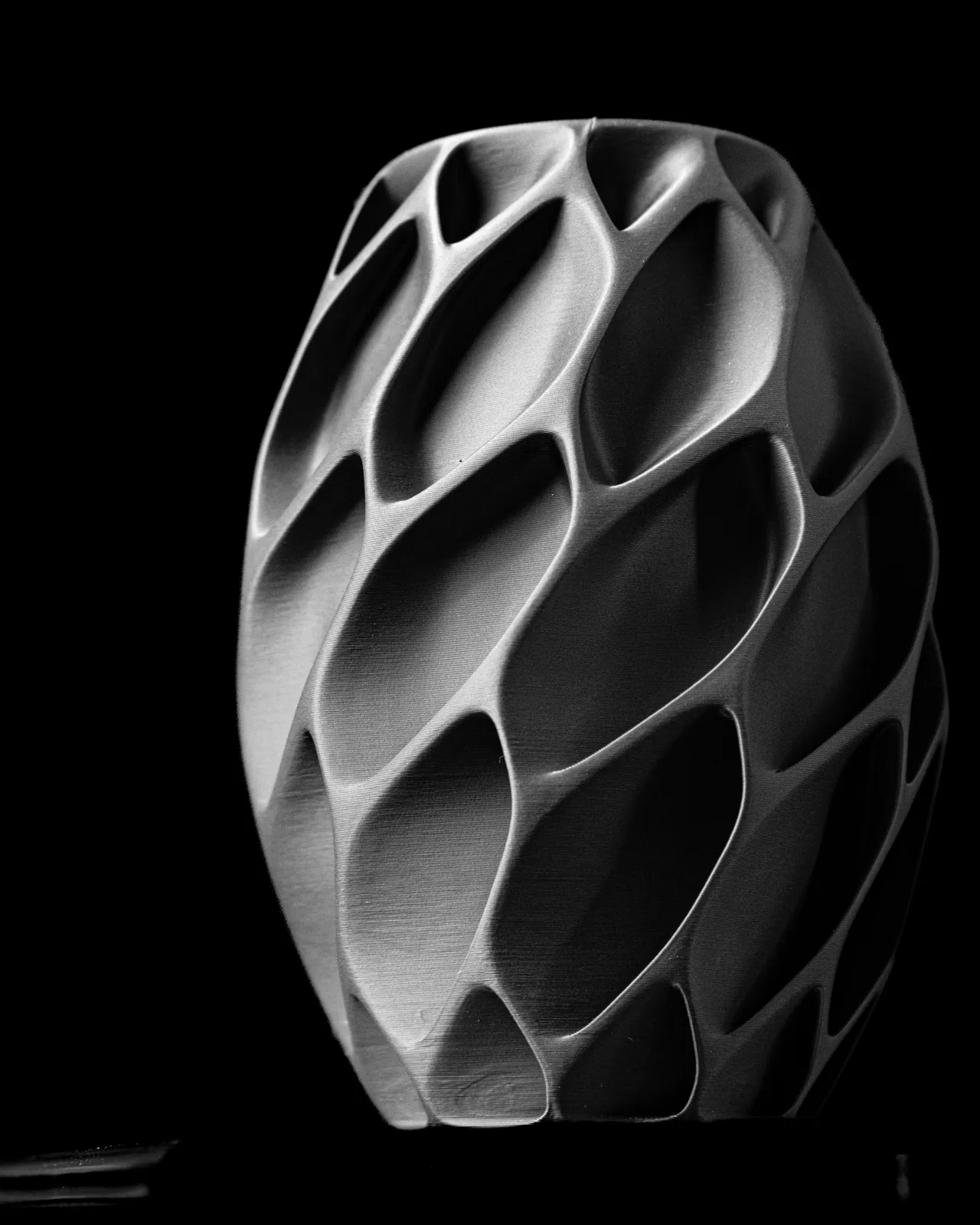 Exo Flower Vase by MODERN MACHINE view 4
