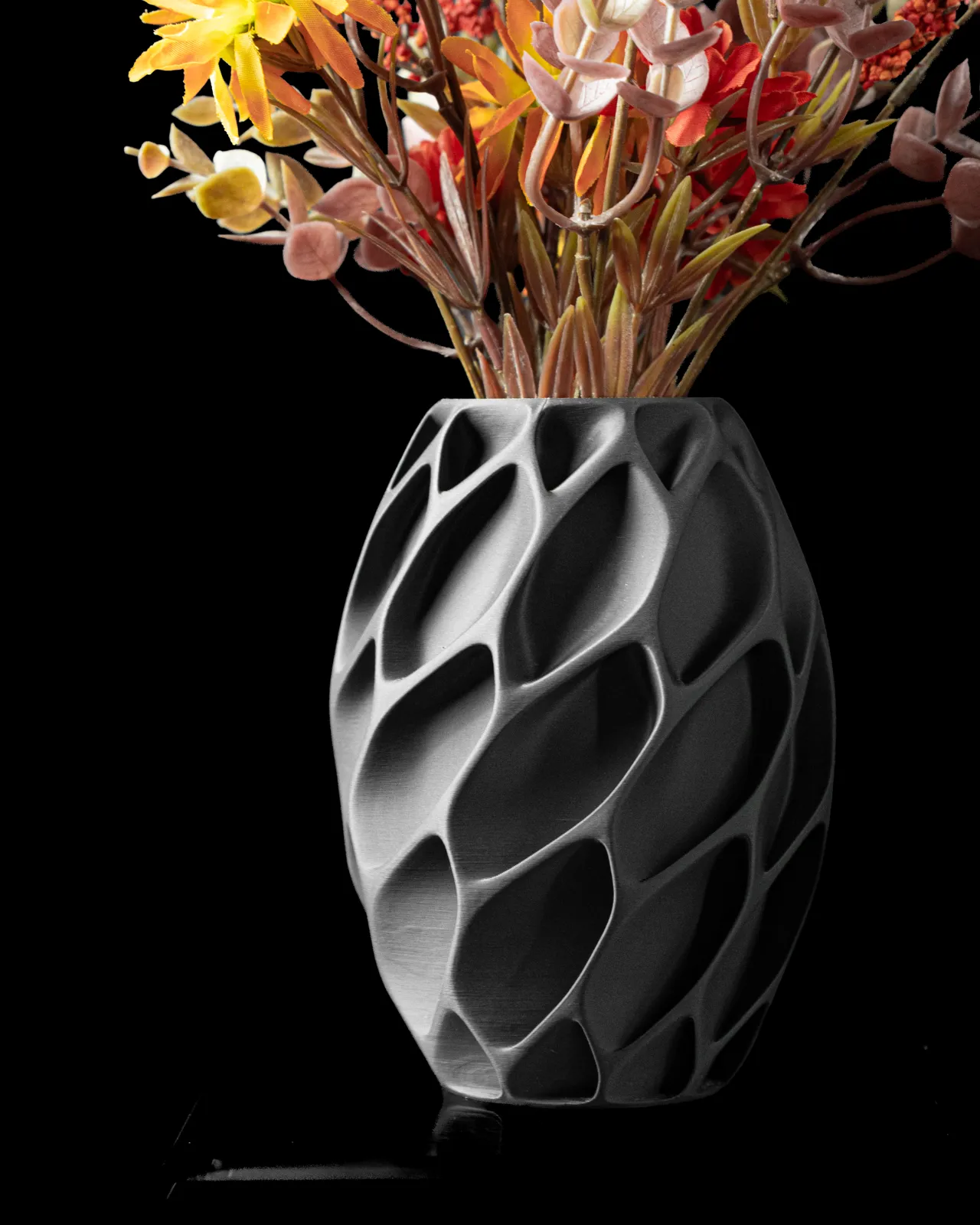 Exo Flower Vase by MODERN MACHINE view 2
