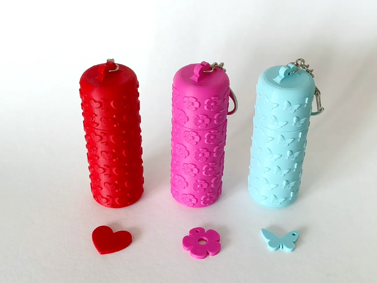 Lipstick case with ornament - keychain view 3