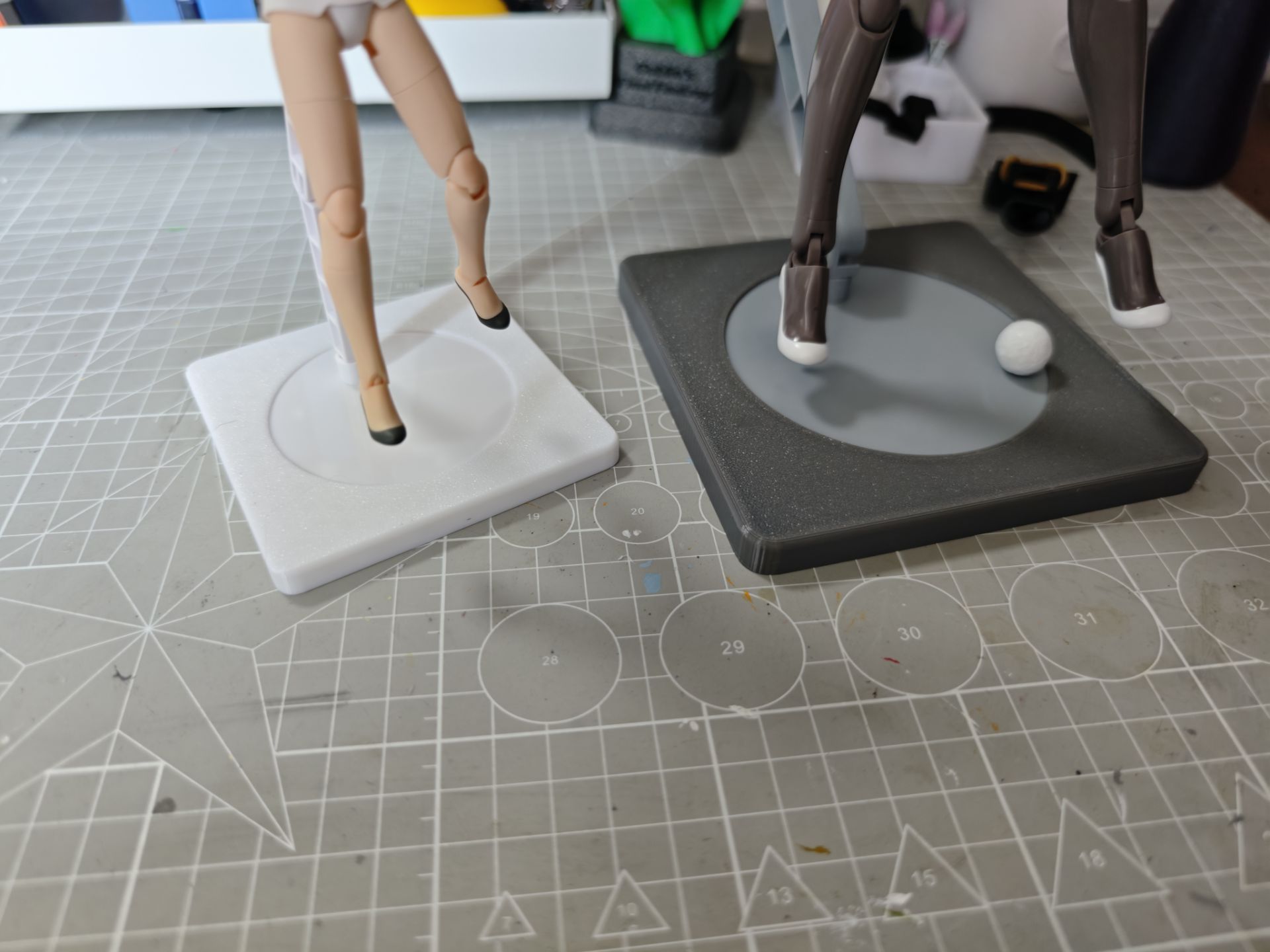 Miniatura 2 do modelo 3D 寿屋大小比例圆形地台增重旋转底座