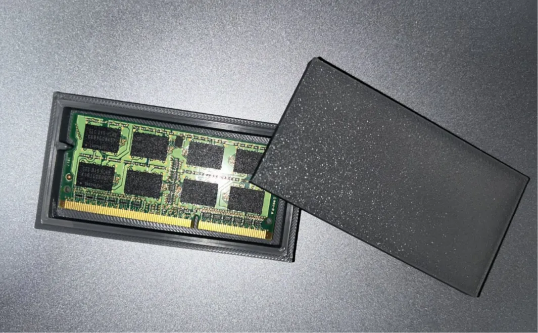 Boîte simple pour barrettes RAM SO-DIMM