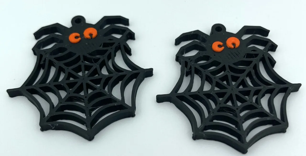 Pendientes Telaraña / Spiderweb earrings view 2