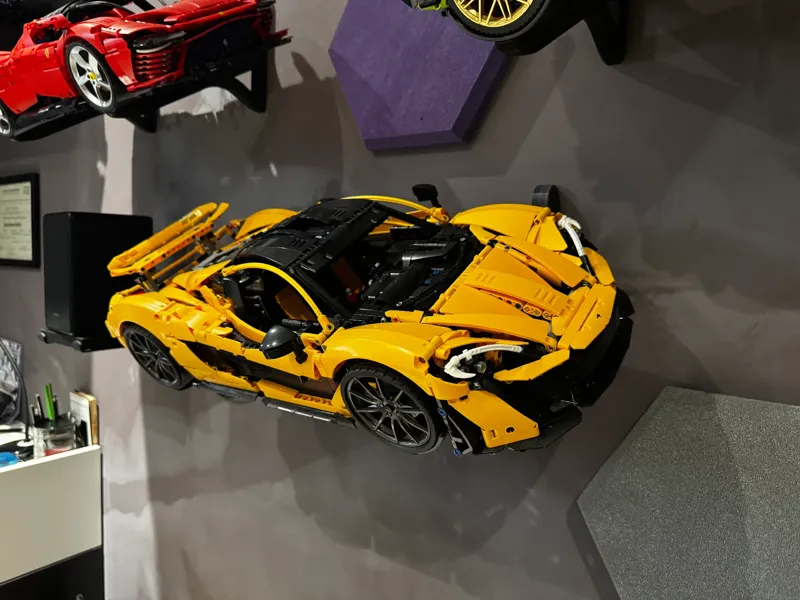 LEG O Wall Support for McLaren P1 42172