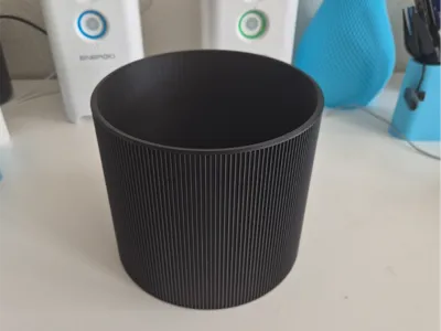 Ribbed trash can for desk