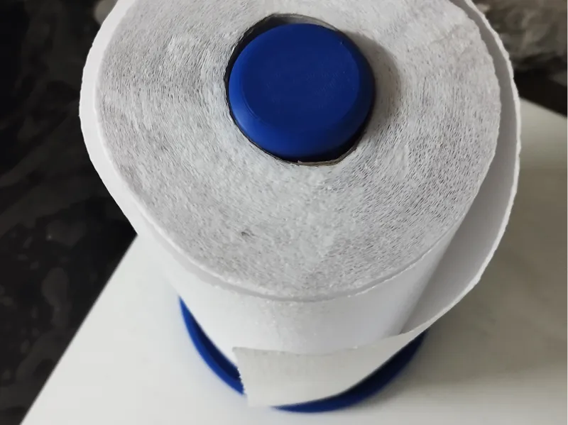 Simple paper towel holder