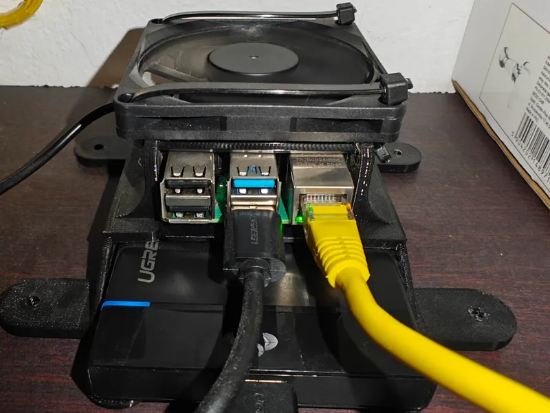 Bracket for Raspberry Pi 4 with HDD Enclosure