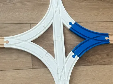 big intersection for Brio, Ikea, Lidl train tracks