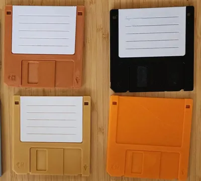 Floppy disk coaster no AMS 
