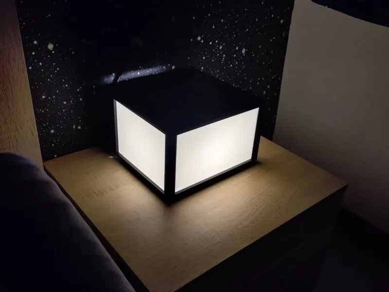 Nachttischlampe