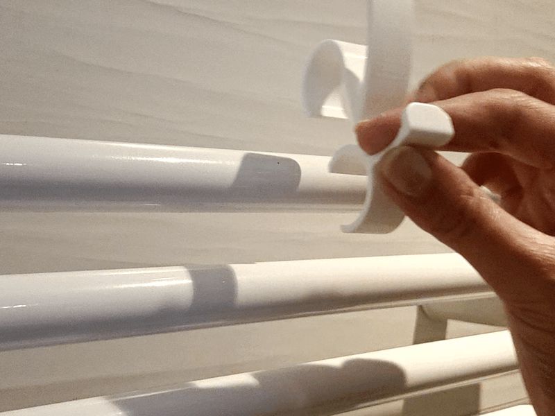Snap-On Towel Hook for 22mm Radiator Rails