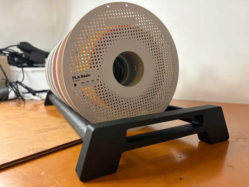 Cheap filament holder made from broomstick