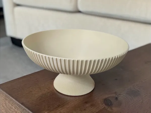 Coupe design cannelée sur pied