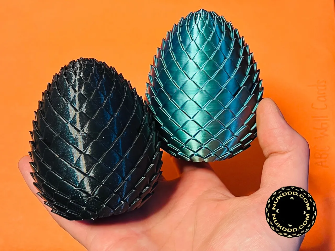 Seamless Dragon Scale Egg Container view 2