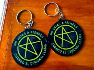 Lali- No atiendas cuando llama el demonio