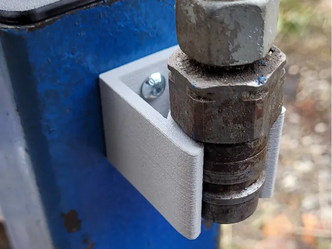 Hydraulic coupler bracket