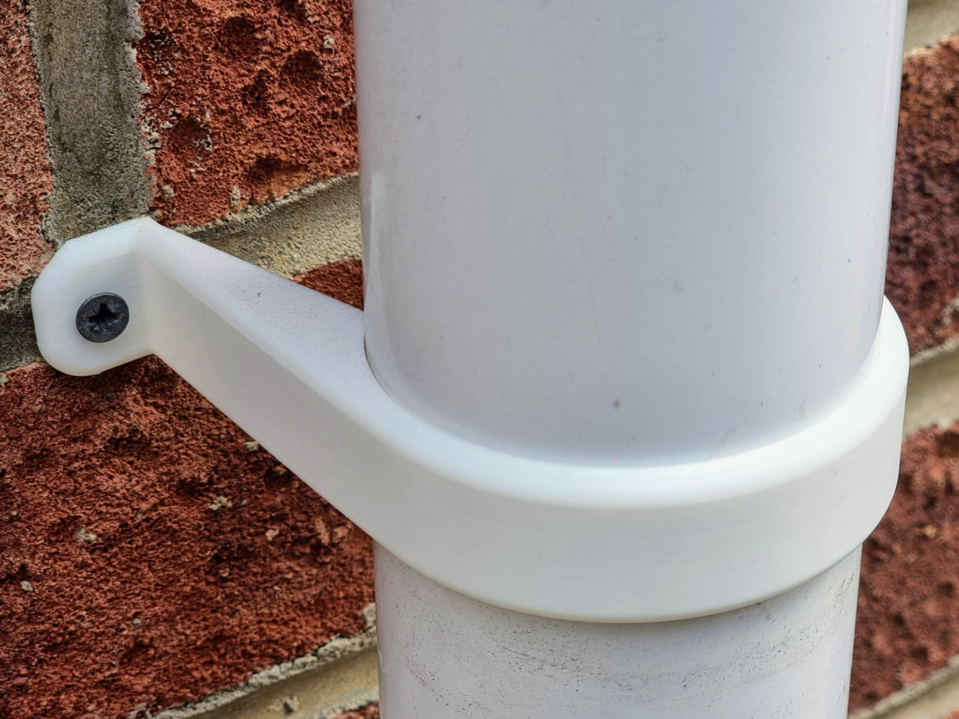 Downpipe Clip 68mm 50mm. Drainpipe FloPlast Round