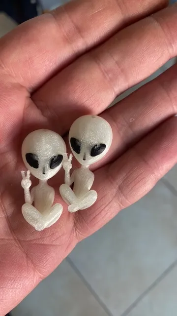 Cute Alien Earrings - Easy 2 Color Print view 4