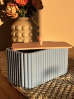 Boîte de rangement striée au style pastel — photo 3