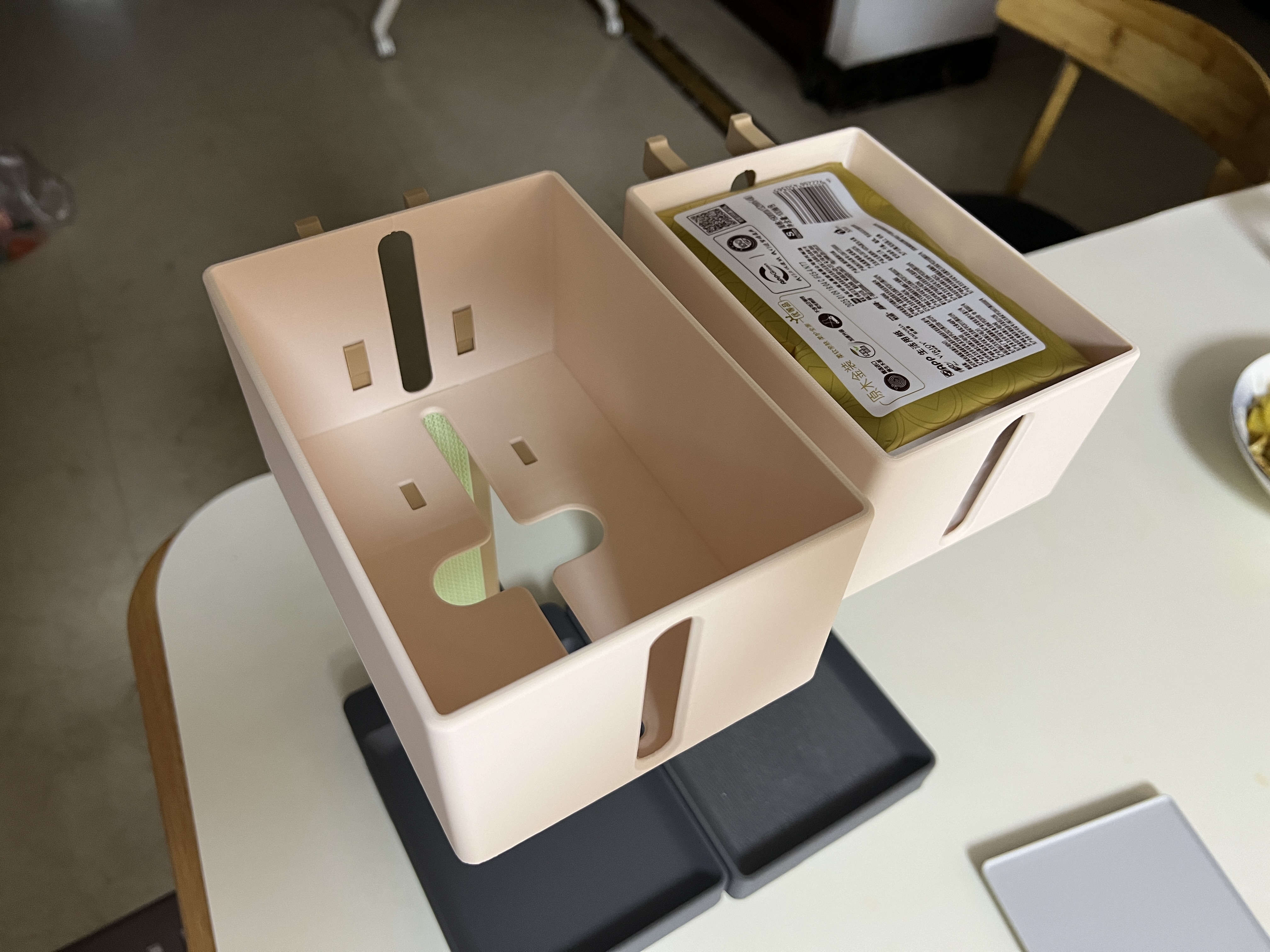 Miniatura 2 do modelo 3D 树屋 下抽式纸巾盒