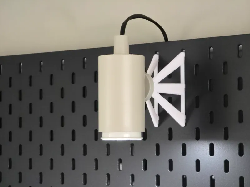 Ljusfäste - Mount for Ikea Flottilj lamp to Skadis