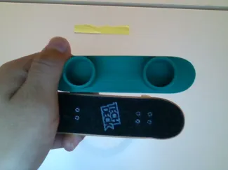 finger snowboard