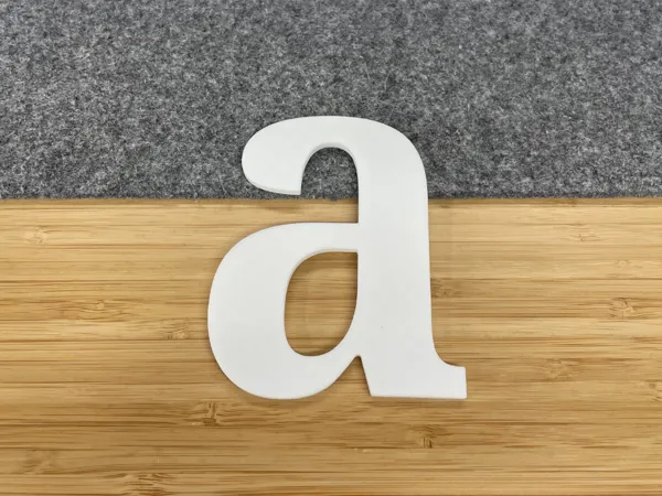 Lettre décorative minuscule A