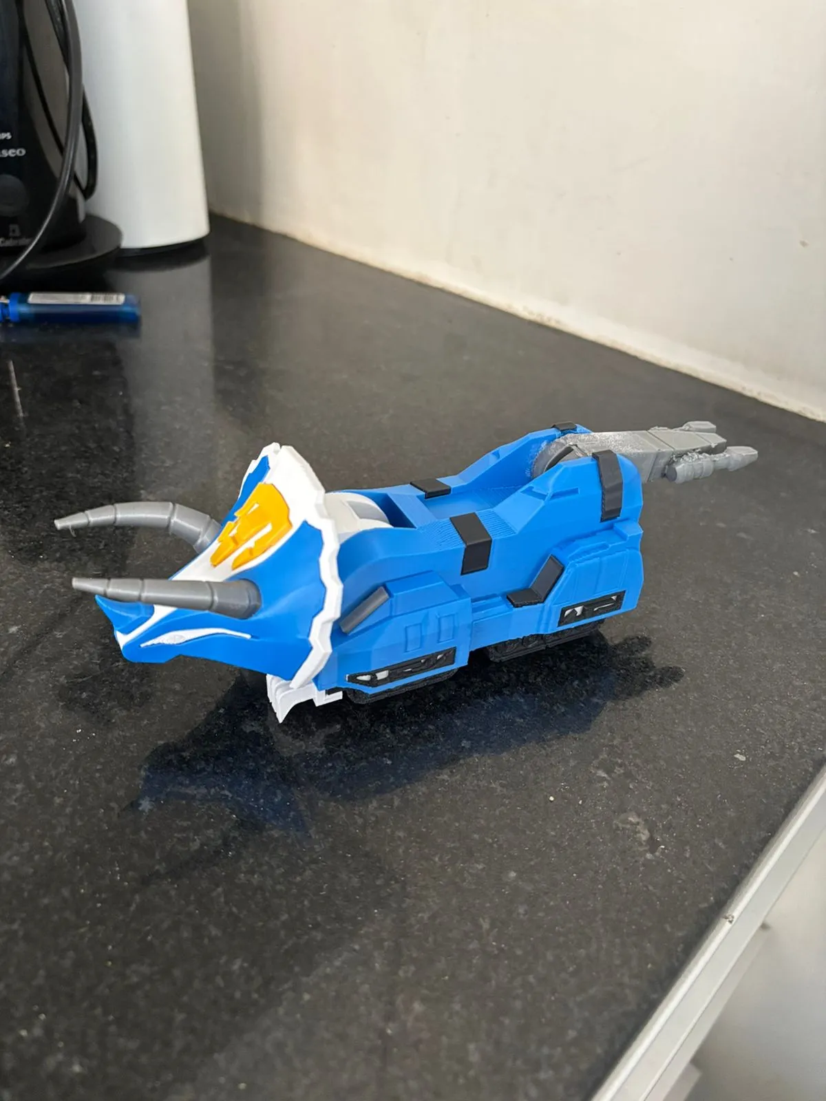 Triceratops Dinozord V.4 - Power Rangers view 2
