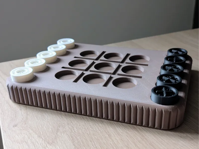 Modern Minimal Tic Tac Toe (Noughts and Crosses)