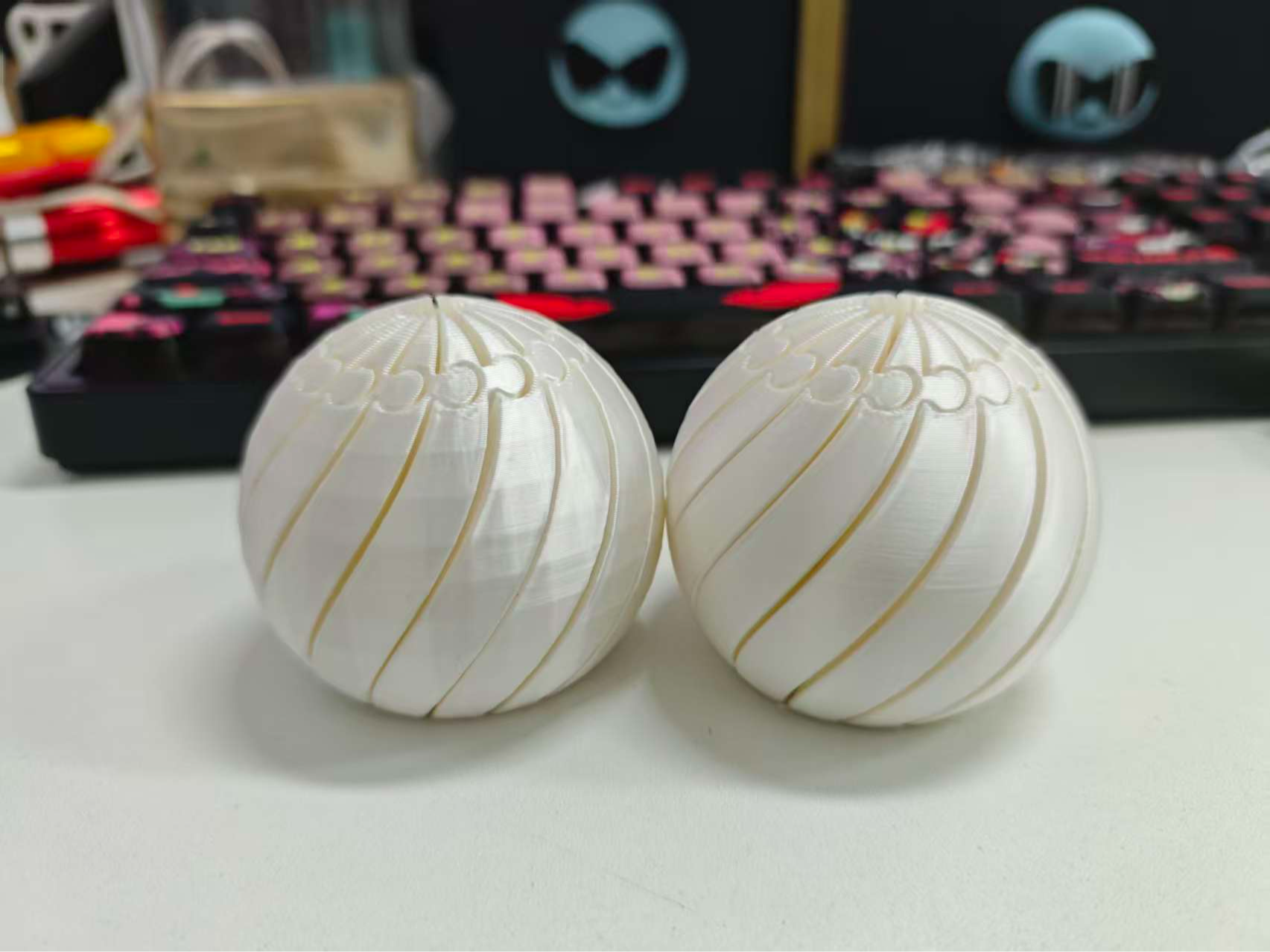 两种可以活动的史莱姆球